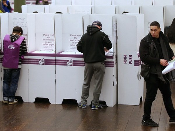 Chiều 2-7 (theo giờ Việt Nam), các điểm bỏ phiếu trong cuộc bầu cử quốc hội trước thời hạn ở Australia đã đóng cửa.