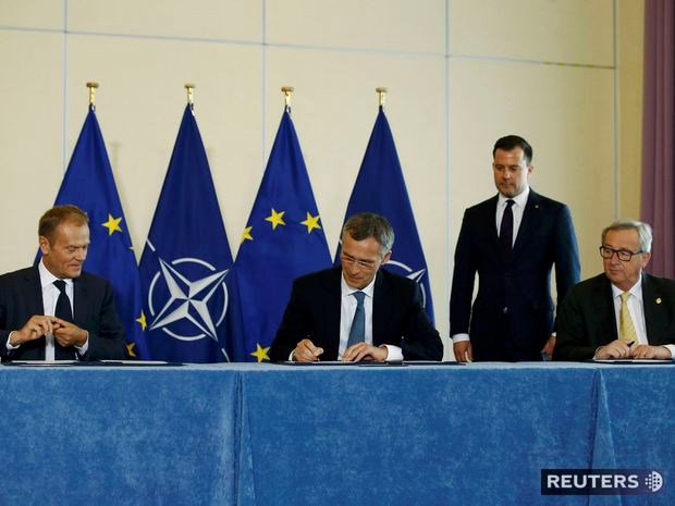 Tổng thư ký NATO Jens Stoltenberg, Chủ tịch Hội đồng châu Âu Donald Tusk và Chủ tịch Ủy ban châu Âu Jean-Claude Juncker. (Nguồn: Reuters)