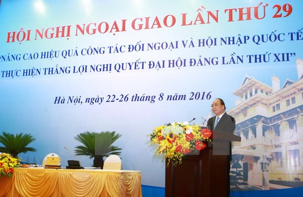 Thủ tướng Nguyễn Xuân Phúc phát biểu chỉ đạo Hội nghị. (Ảnh: Doãn Tấn/TTXVN)