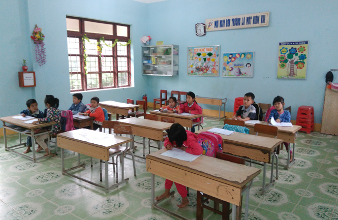 Lũ chồng lũ, học sinh Quảng Bình đang gặp rất nhiều khó khăn và nhiều em có nguy cơ bỏ học.