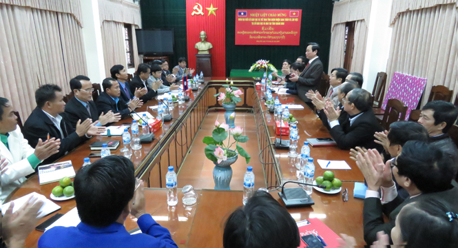 Đây là lần đầu tiên đoàn công tác của Sở Giáo dục và Thể thao tỉnh Khăm Muộn trao đổi, học hỏi kinh nghiệm với Sở Giáo dục - Đào tạo Quảng Bình.