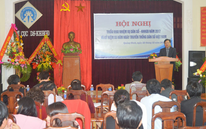 Đồng chí Nguyễn Tiến Hoàng, TUV, Phó chủ tịch UBND tỉnh phát biểu tại hội nghị.