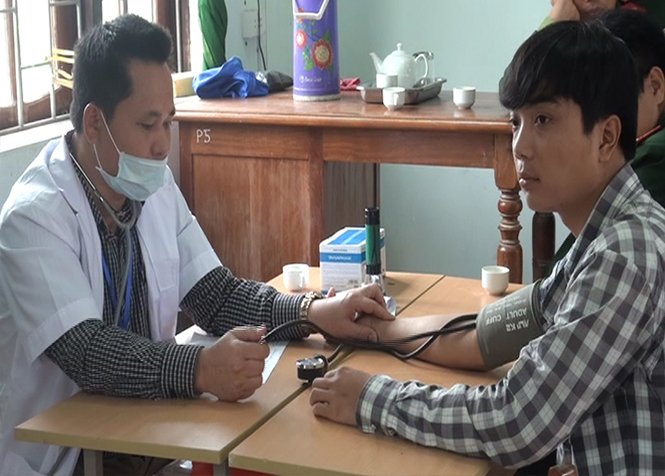 Huyện Quảng Ninh thực hiện tốt công tác khám tuyển sức khỏe cho ­thanh niên trước khi nhập ngũ.