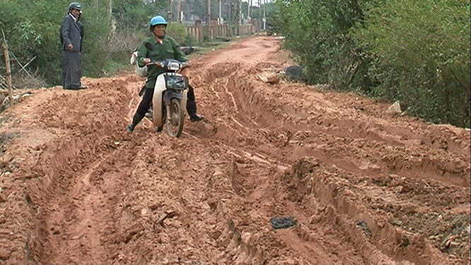 Nhiều tuyến đường giao thông trên địa bàn xã Quảng Tiến xuống cấp trầm trọng.