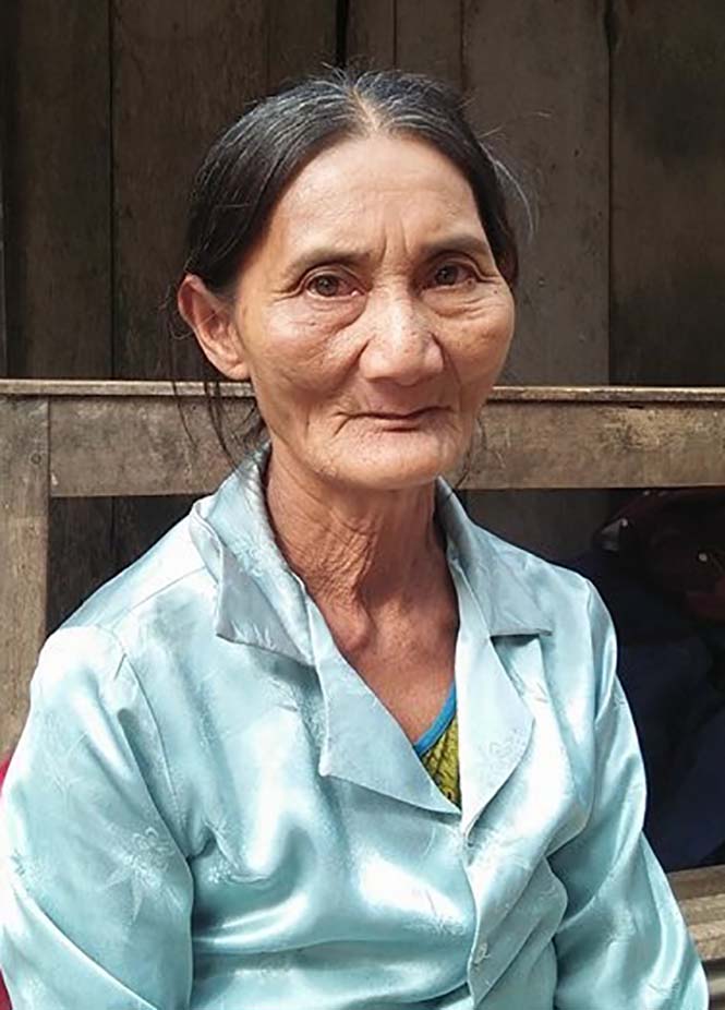 Bà Trần Thị Yên một mình nuôi 5 con bệnh tật.