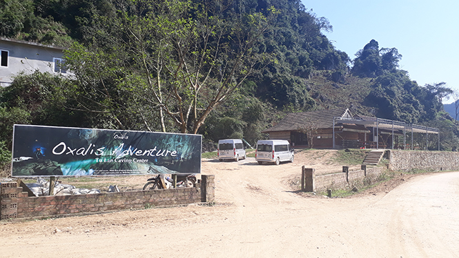  Hiện ở Tân Hóa mới chỉ có chi nhánh của Công ty Oxalis là nơi dừng chân cho du khách khám phá hệ thống hang động Tú Làn.