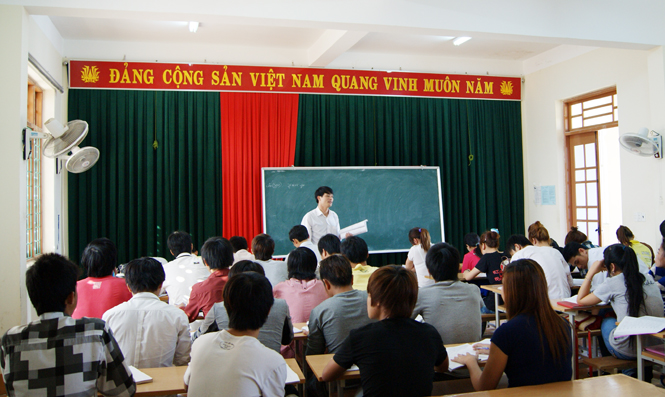 Đào tạo ngoại ngữ cho lao động tham gia XKLĐ tại