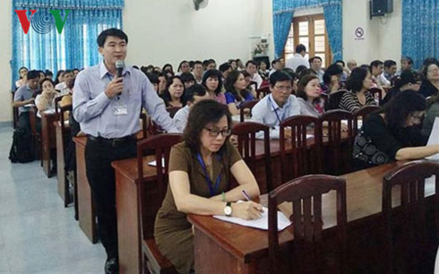  Cử tri Bình Định trực tiếp hỏi Bộ trưởng một số vấn đề giáo dục