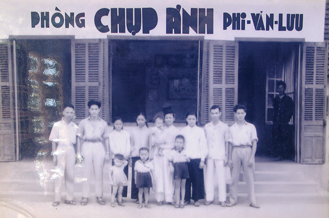 Hiệu chụp ảnh Phi Văn Lưu trước năm 1954.