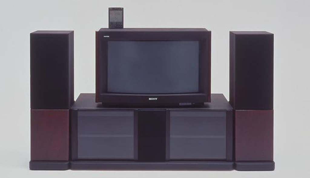  Tivi màu Sony Trinitron từng là 'thương hiệu của mọi nhà' - Ảnh: SMCP