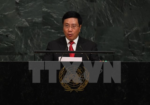 Phó Thủ tướng, Bộ trưởng Bộ Ngoại giao Phạm Bình Minh tại phiên Thảo luận cấp cao Khóa họp 72 Đại hội đồng Liên hợp quốc, diễn ra ở thành phố New York. (Ảnh: AFP/TTXVN)