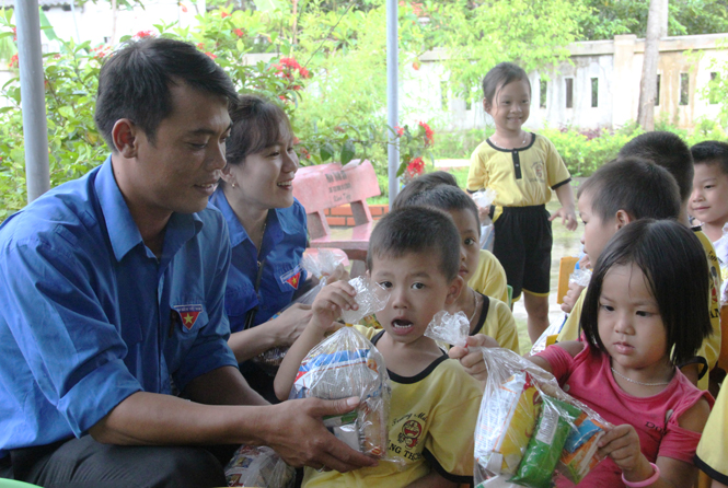 Và vui Tết Trung thu cùng các cháu.