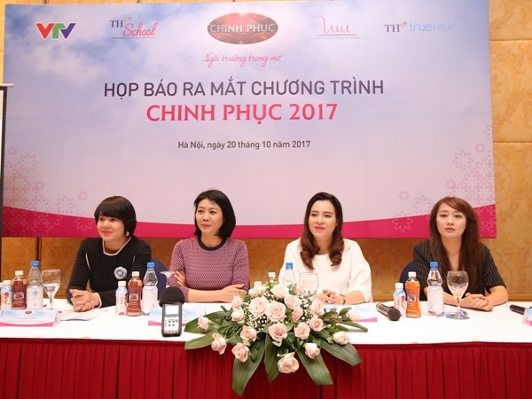 Ban tổ chức công bố giải thưởng cuộc thi Chinh phục 2017. (Ảnh: BTC)