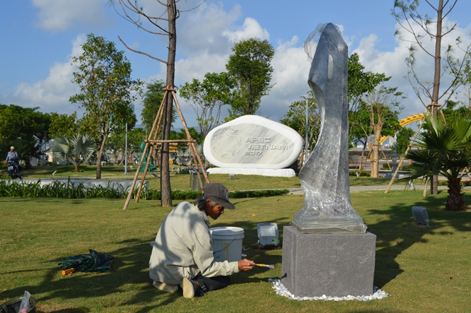 Công viên APEC, nơi trưng bày 21 tượng, biểu trưng cho 21 nền kinh tế thành viên Diễn đàn Hợp tác kinh tế châu Á - Thái Bình Dương (APEC) đã hoàn thành những công việc cuối cùng.