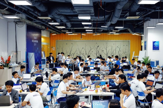 Các lập trình viên trẻ tham gia cuộc thi Zalo Hackathon. (Nguồn: Zing)