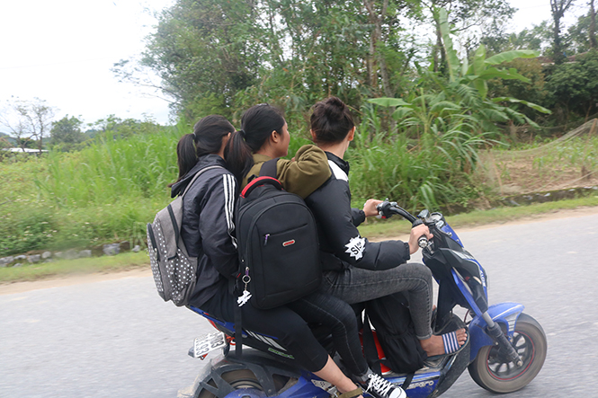 Nhiều học sinh của các trường học trên địa bàn Tuyên Hóa vi phạm pháp luật ATGT.