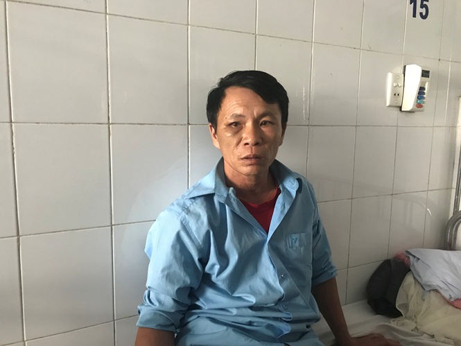 Ông Phạm Văn Tài đang điều trị tại bệnh viện đa khoa khu vực Bắc Quảng Bình. (Ảnh chụp trưa ngày 24-1)  