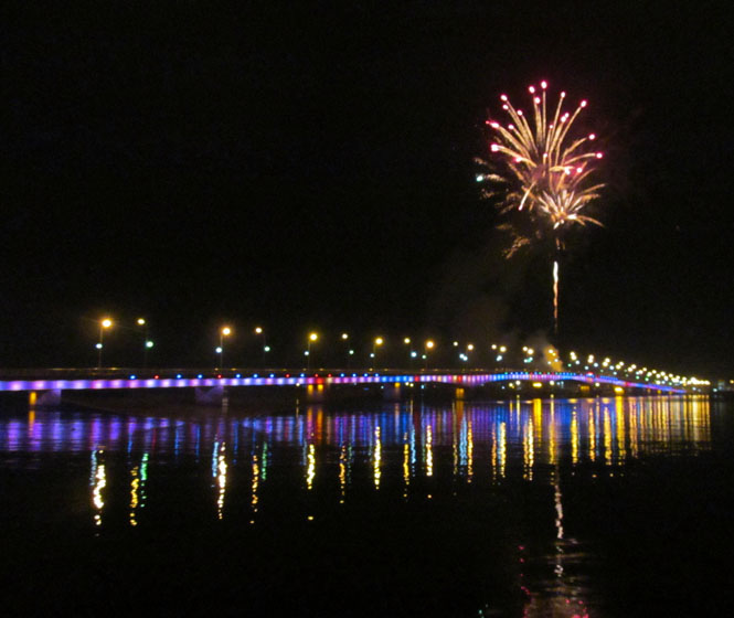 Cầu Nhật Lệ, một trong hai địa điểm sẽ tổ chức b;ắn pháo hoa trong đêm giao thừa