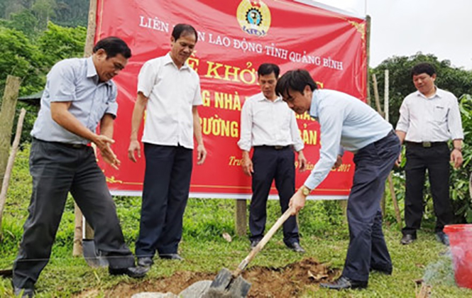 LĐLĐ tỉnh khởi công xây nhà nội trú cho giáo viên bản Sắt , xã Trường Sơn, Quảng Ninh.