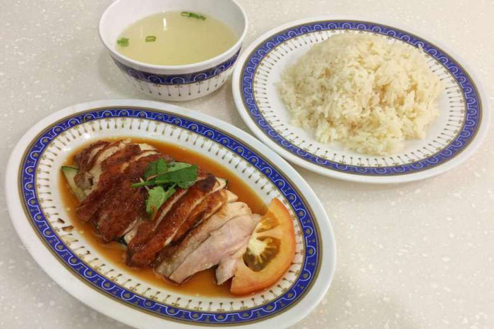 Một loại cơm gà tại Singapore - Ảnh: STRAITSTIMES