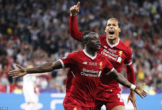  Mane gỡ hòa 1-1 cho Liverpool.