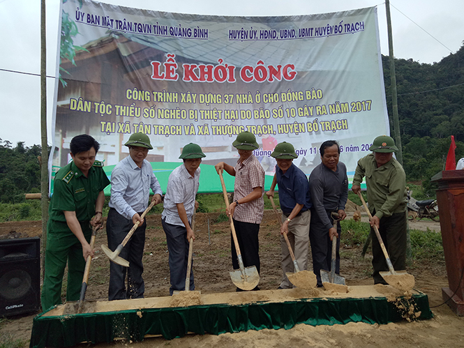 Khởi công xây dựng 37 nhà ở cho các hộ dân Tân Trạch, Thượng Trạch