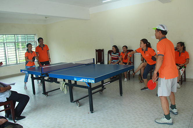 Trận đấu giữa hai đôi VĐV Mạnh Hùng-Kiều Oanh và Phan Hòa-Thanh Xuân