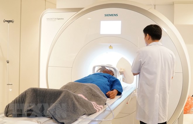 Máy chụp MRI phục vụ người dân tại Bệnh viện quận Thủ Đức, Thành phố Hồ Chí Minh. Ảnh minh họa. (Ảnh: Phương Vy/TTXVN)