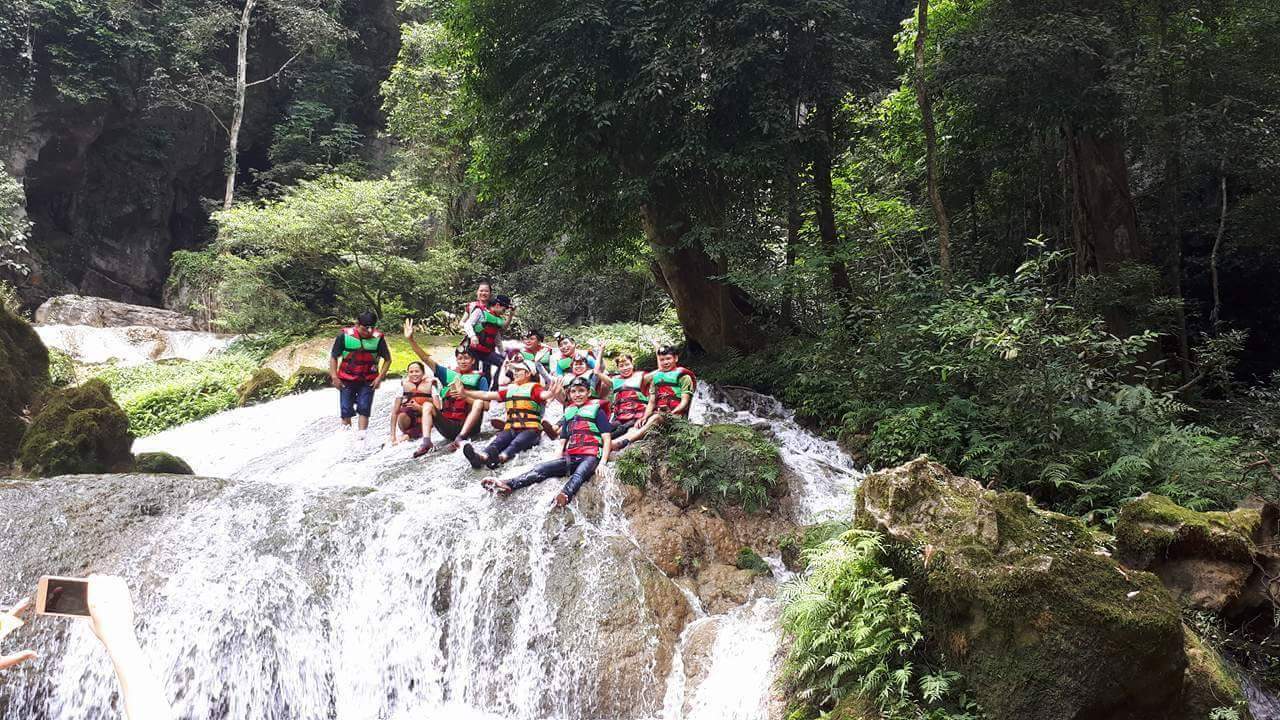 Trên 3.000 lượt khách du lịch khám phá Tú Làn