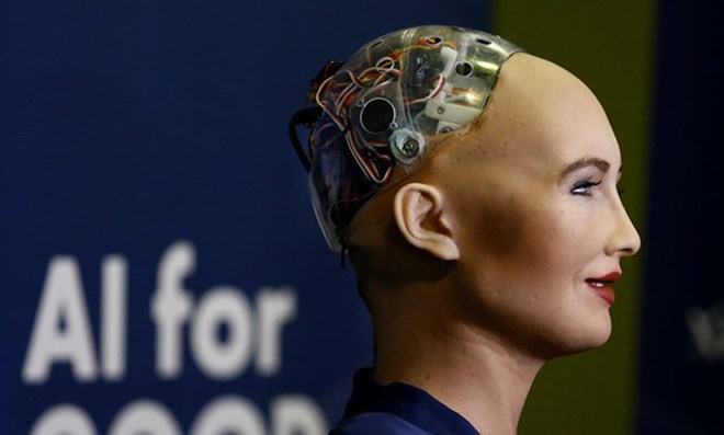 Sophia, robot đầu tiên có quyền công dân nói gì khi tới Việt Nam?