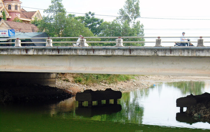 Cần tháo bỏ vật cản, lưu thông dòng chảy cho hói Kịa