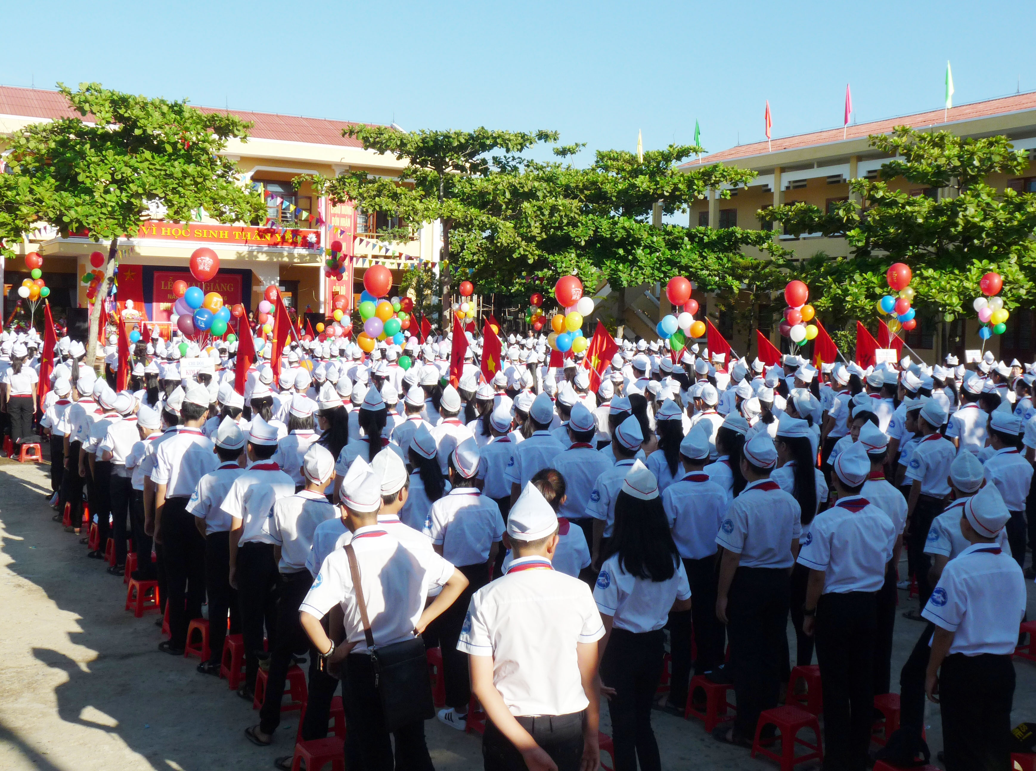 Màu nắng sân trường