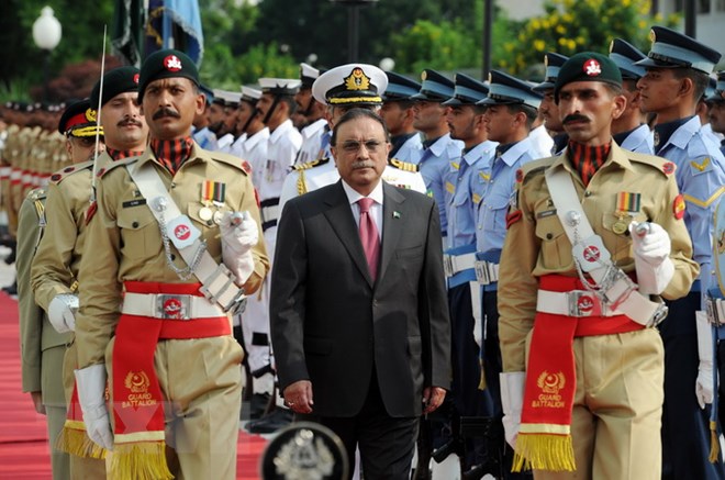 Tòa án Pakistan phát lệnh bắt giữ cựu Tổng thống Ali Zardari