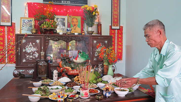 Nặng nghĩa mâm cơm kính Bác, mừng Tết Độc lập