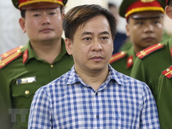 Khởi tố đối tượng lừa đảo hứa làm hộ chiếu quốc tịch Mỹ cho Vũ 'nhôm'