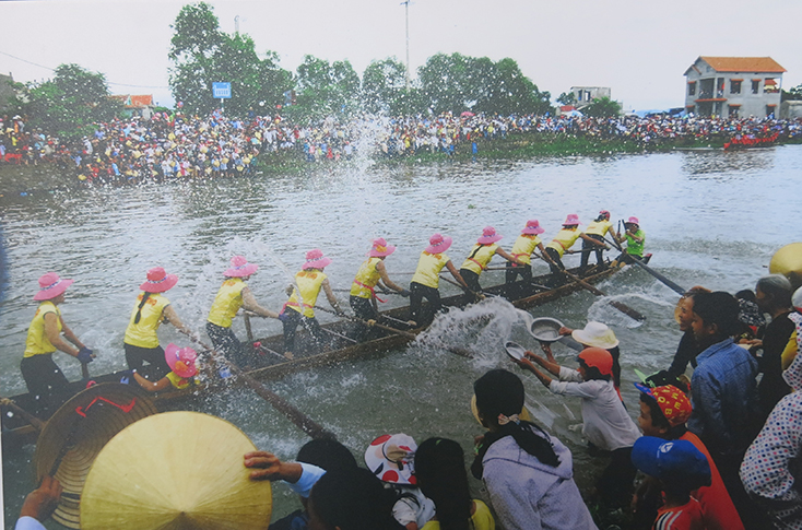 Trưng bày 61 bức ảnh 'Lệ Thuỷ-Tiềm năng du lịch'