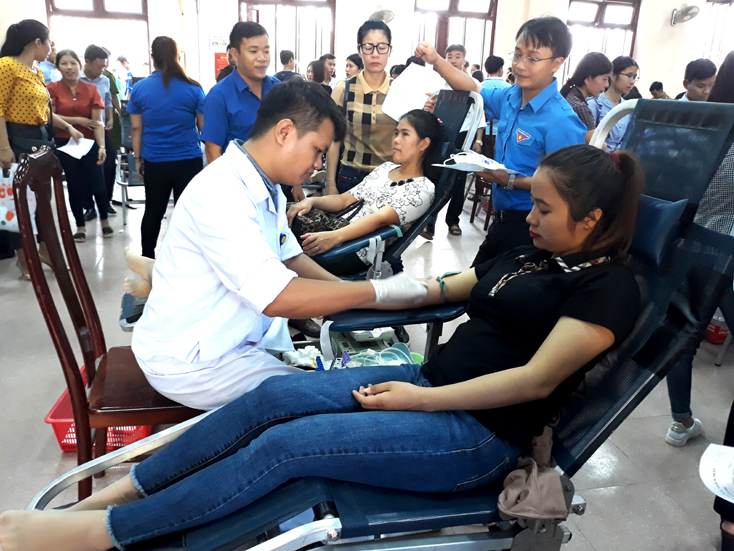 Huyện Quảng Ninh hoàn thành 129% kế hoạch hiến máu năm 2018
