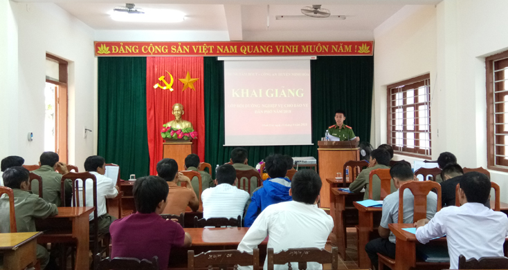Minh Hóa: Bồi dưỡng nghiệp vụ cho bảo vệ tổ dân phố