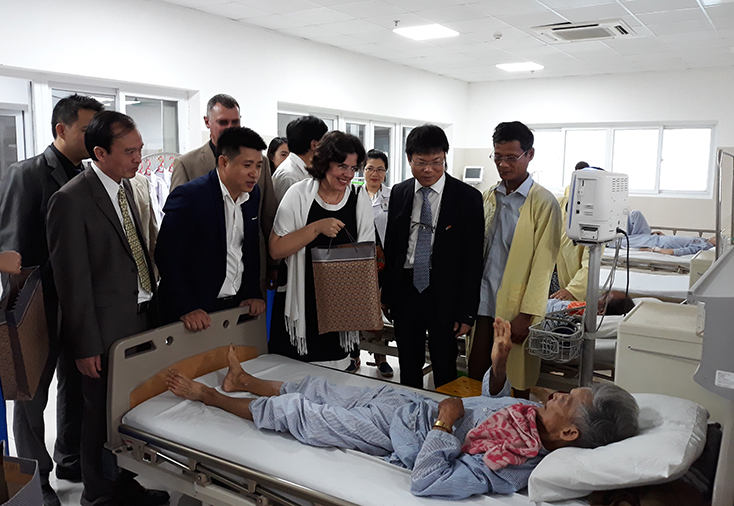 Quyết tâm xây dựng bệnh viện ngày càng hiện đại nhằm góp phần tô thắm thêm tình hữu nghị, đoàn kết Việt Nam-Cu Ba