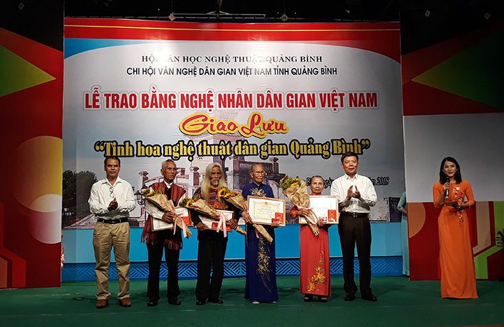 Tôn vinh Nghệ nhân dân gian Việt Nam