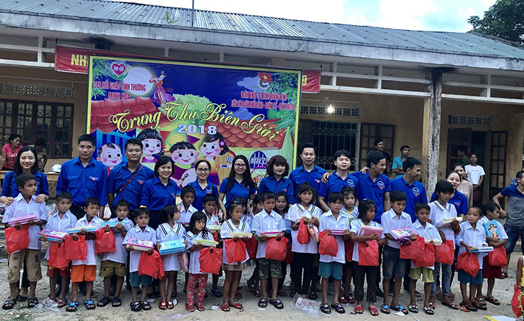 Tổ chức nhiều hoạt động vui Tết Trung thu cho trẻ em vùng khó khăn