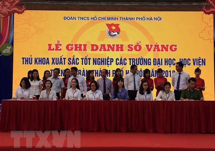 88 thủ khoa xuất sắc ghi danh Sổ vàng tại Văn Miếu-Quốc Tử Giám