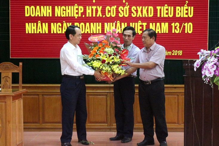Quảng Ninh: Gặp mặt doanh nghiệp, hợp tác xã, hộ sản xuất kinh doanh tiêu biểu