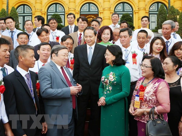Quyền Chủ tịch nước gặp mặt đại biểu Nông dân Việt Nam xuất sắc