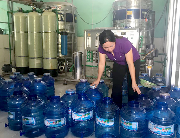 Chủ cơ sở kinh doanh nước sạch đóng chai bị dọa giết do mở rộng thị phần (?!)