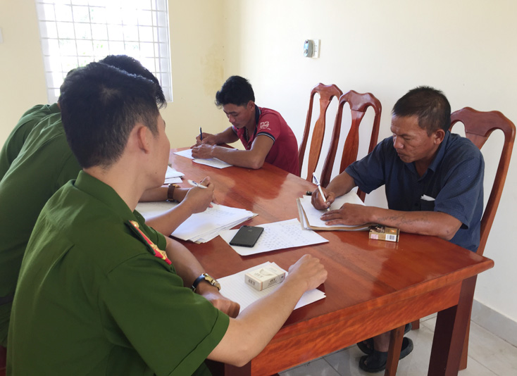 Quảng Ninh: Lực lượng Công an phát hiện và xử lý nhiều trường hợp khai thác cát lòng sông trái phép