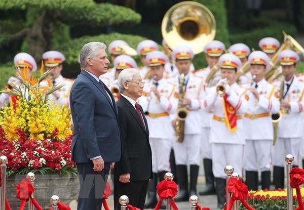 Lễ đón chính thức Chủ tịch Hội đồng Nhà nước Cuba thăm Việt Nam