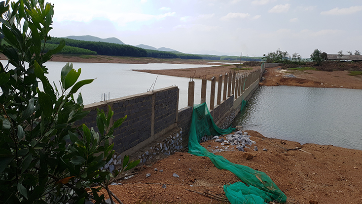 Xây công trình trái phép ở lòng hồ An Mã