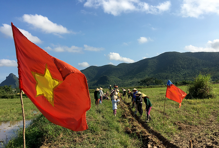 Nông dân Tuyên Hóa: Tích cực tham gia xây dựng nông thôn mới