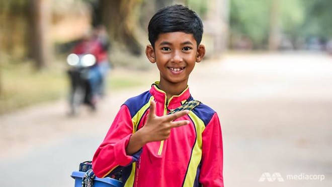 Tương lai vẫy gọi cậu bé người Campuchia biết nói hơn 10 ngôn ngữ